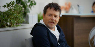 ������� / Shrinking (3 �����/2026/WEB-DL)